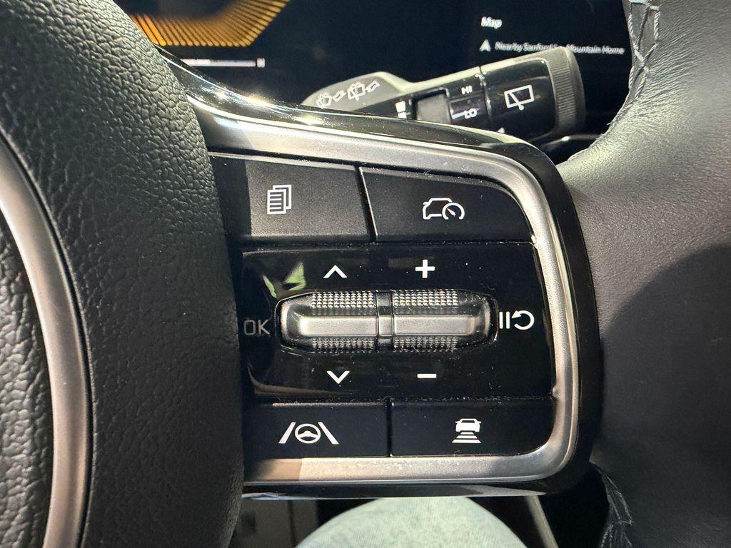 used 2025 Kia Carnival car, priced at $34,907