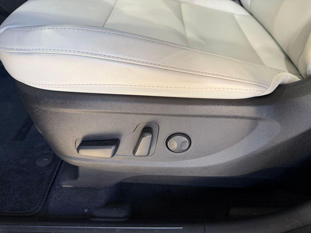 used 2024 Kia Telluride car, priced at $32,204