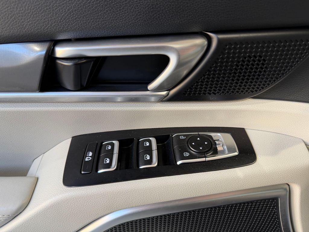 used 2024 Kia Telluride car, priced at $32,204