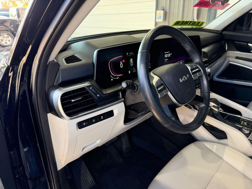 used 2024 Kia Telluride car, priced at $32,204