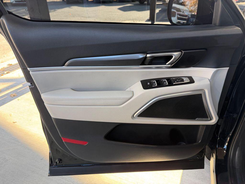 used 2024 Kia Telluride car, priced at $32,204