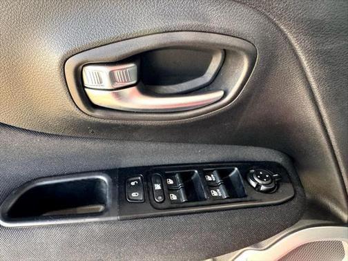used 2020 Jeep Renegade car, priced at $16,911