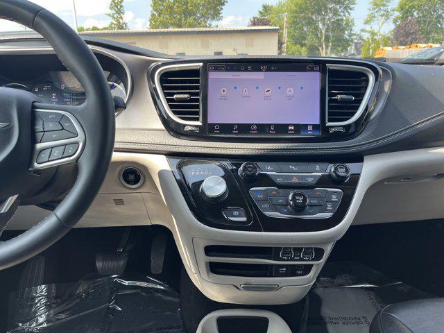 used 2022 Chrysler Pacifica Hybrid car, priced at $20,500