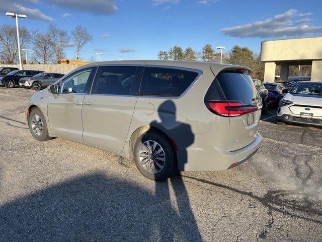 used 2022 Chrysler Pacifica Hybrid car, priced at $24,500