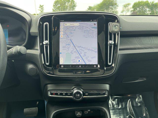 used 2022 Volvo C40 Recharge Pure Electric car, priced at $31,000