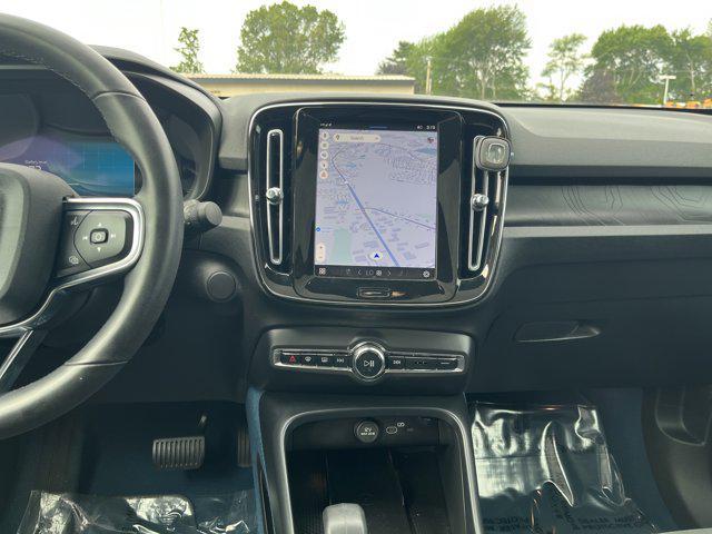 used 2022 Volvo C40 Recharge Pure Electric car, priced at $31,000