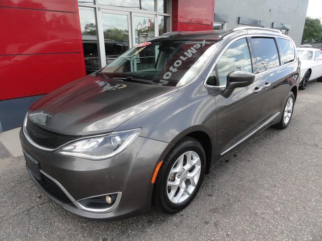 used 2017 Chrysler Pacifica car, priced at $11,455