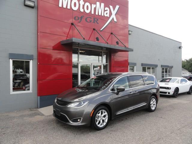 used 2017 Chrysler Pacifica car, priced at $12,875