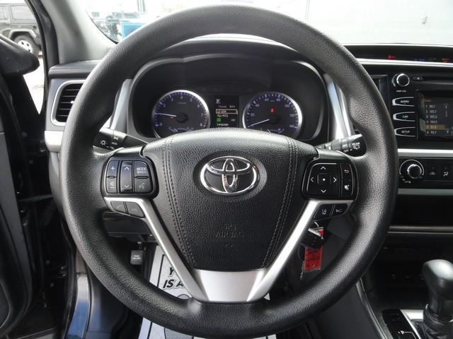 used 2019 Toyota Highlander car, priced at $22,675
