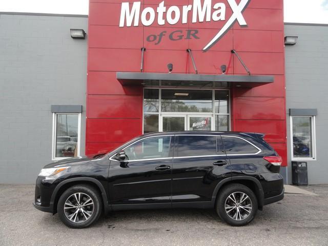 used 2019 Toyota Highlander car, priced at $22,675