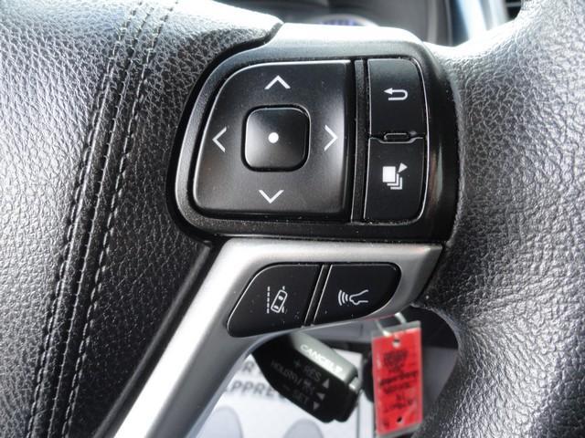 used 2019 Toyota Highlander car, priced at $22,675
