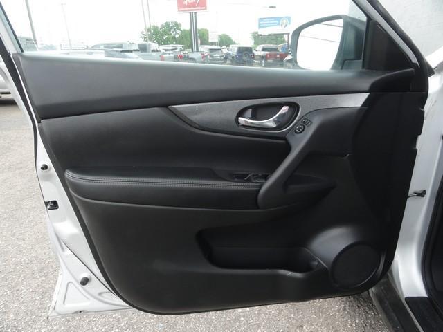 used 2015 Nissan Rogue car, priced at $11,375