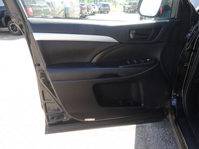 used 2016 Toyota Highlander car, priced at $19,875