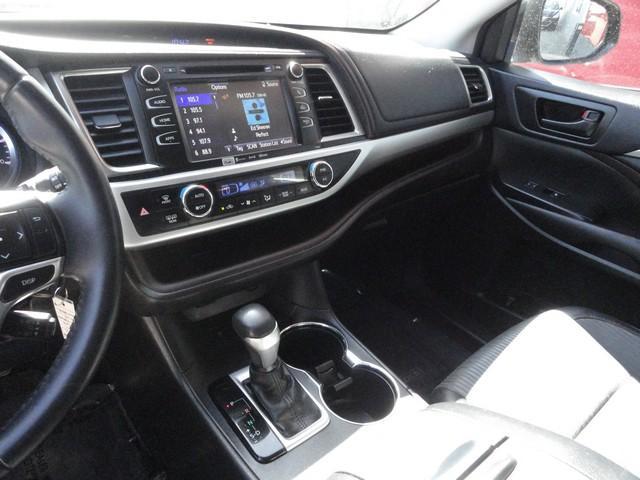 used 2016 Toyota Highlander car, priced at $19,875