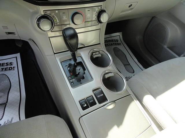 used 2013 Toyota Highlander car, priced at $9,855