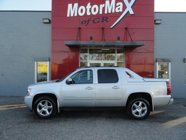 used 2011 Chevrolet Avalanche car, priced at $18,455