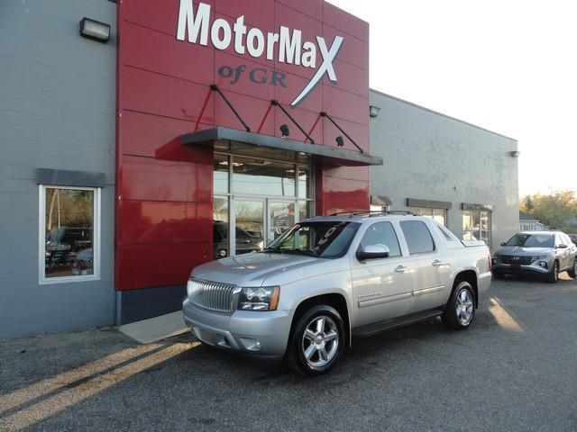 used 2011 Chevrolet Avalanche car, priced at $18,455