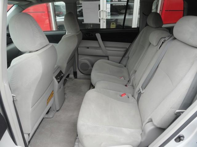 used 2010 Toyota Highlander car, priced at $8,875