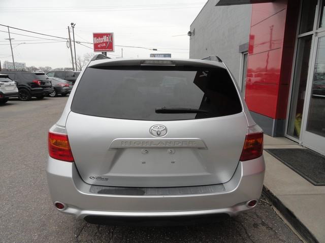 used 2010 Toyota Highlander car, priced at $8,875