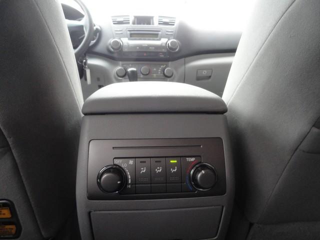 used 2010 Toyota Highlander car, priced at $8,875