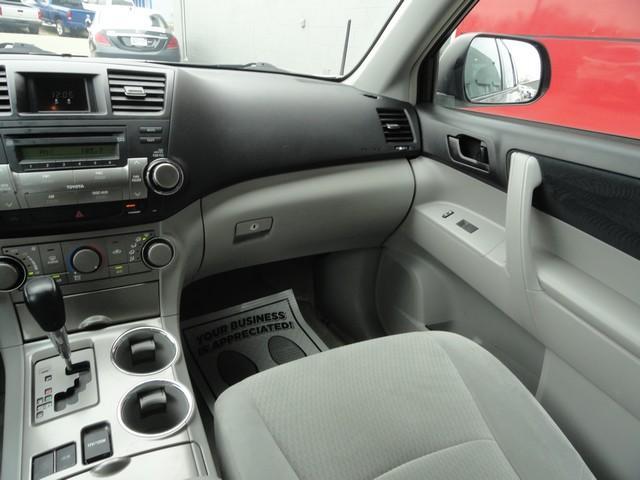 used 2010 Toyota Highlander car, priced at $8,875