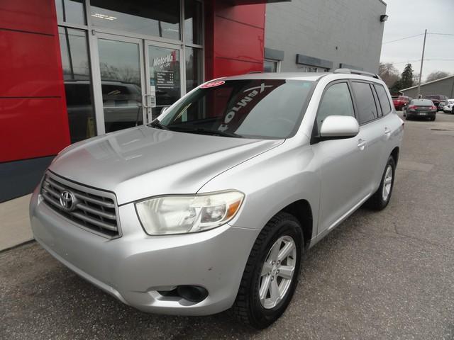 used 2010 Toyota Highlander car, priced at $8,875