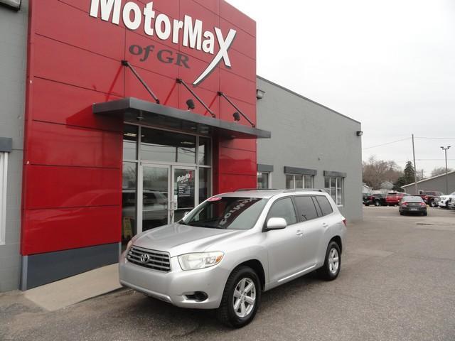 used 2010 Toyota Highlander car, priced at $8,875