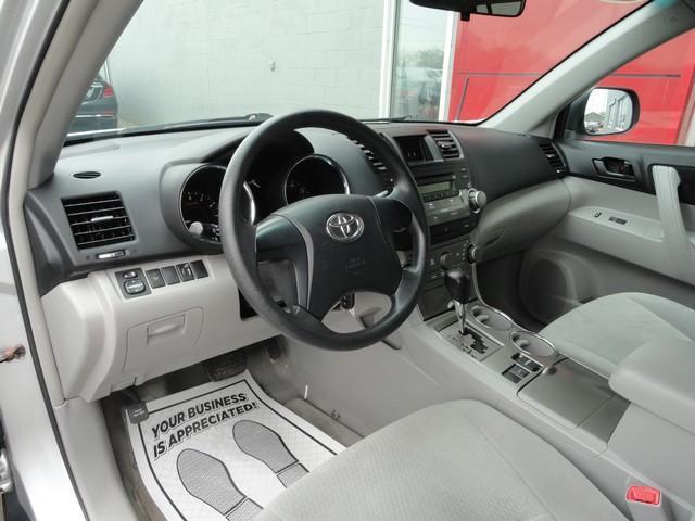 used 2010 Toyota Highlander car, priced at $8,875