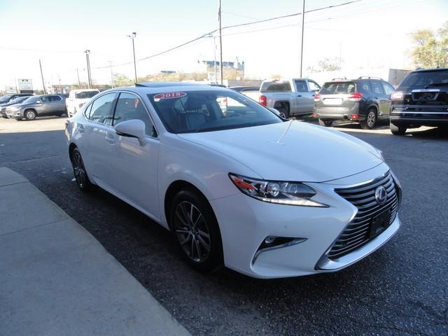 used 2018 Lexus ES 300h car, priced at $18,455