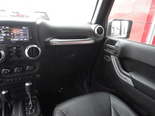 used 2015 Jeep Wrangler Unlimited car, priced at $14,675