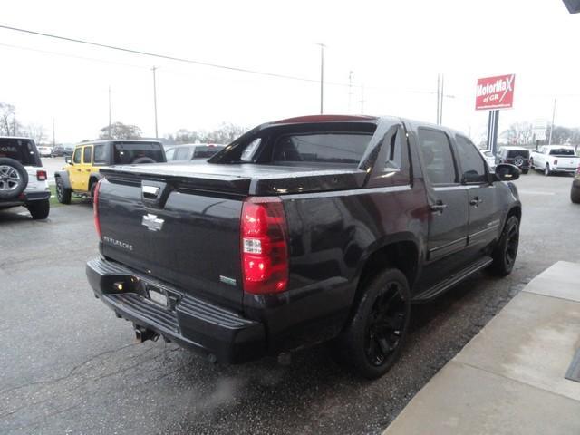 used 2011 Chevrolet Avalanche car, priced at $14,875