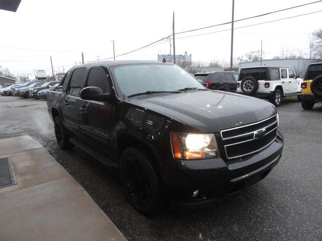 used 2011 Chevrolet Avalanche car, priced at $14,875