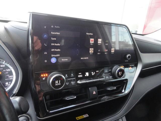 used 2023 Toyota Highlander Hybrid car, priced at $29,875