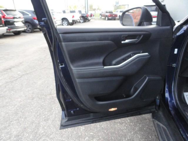 used 2023 Toyota Highlander Hybrid car, priced at $29,875