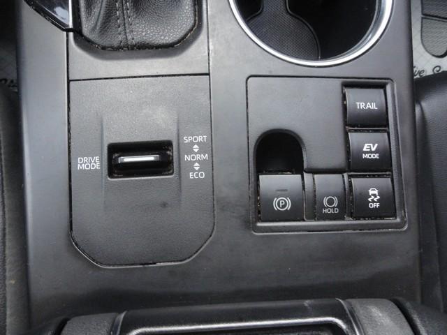 used 2023 Toyota Highlander Hybrid car, priced at $29,875