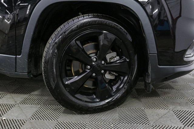 used 2021 Jeep Cherokee car, priced at $20,994