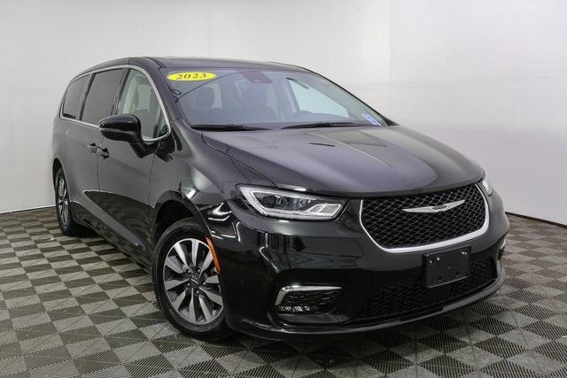 used 2023 Chrysler Pacifica Hybrid car, priced at $26,994