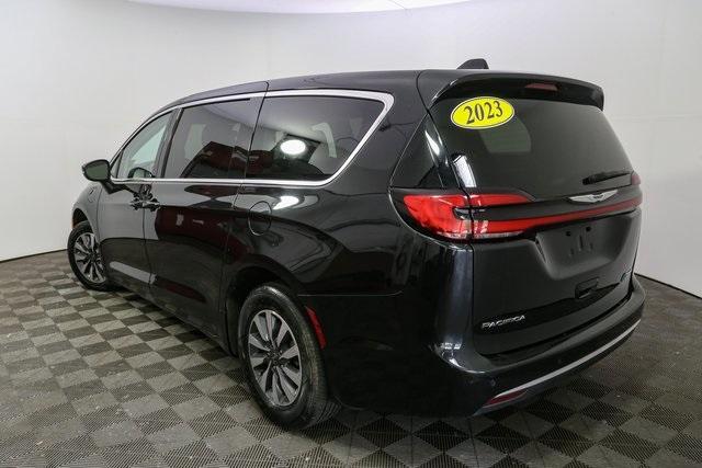 used 2023 Chrysler Pacifica Hybrid car, priced at $26,994