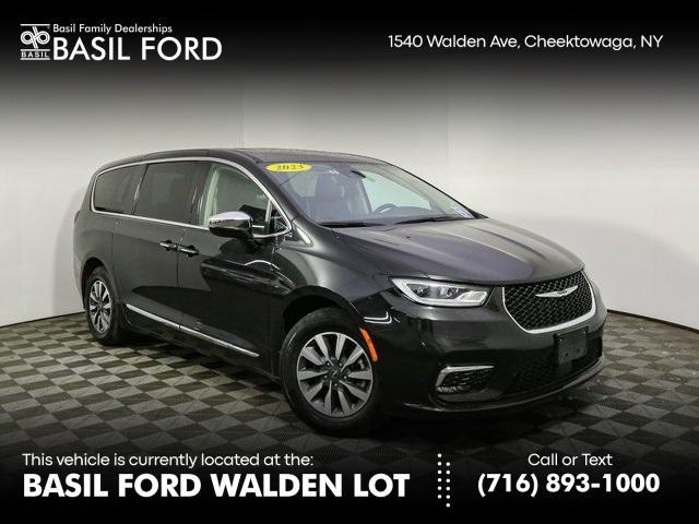 used 2023 Chrysler Pacifica Hybrid car, priced at $28,996