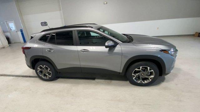 new 2025 Chevrolet Trax car