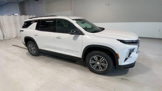 new 2025 Chevrolet Traverse car