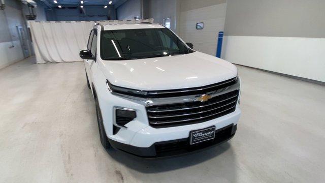 new 2025 Chevrolet Traverse car