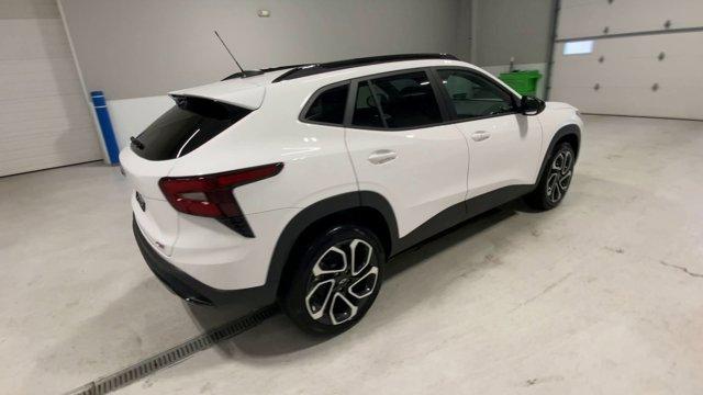new 2025 Chevrolet Trax car