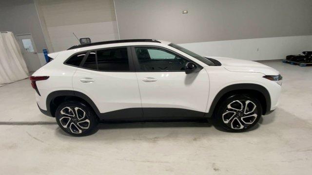 new 2025 Chevrolet Trax car