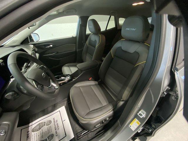 new 2025 Chevrolet Trax car