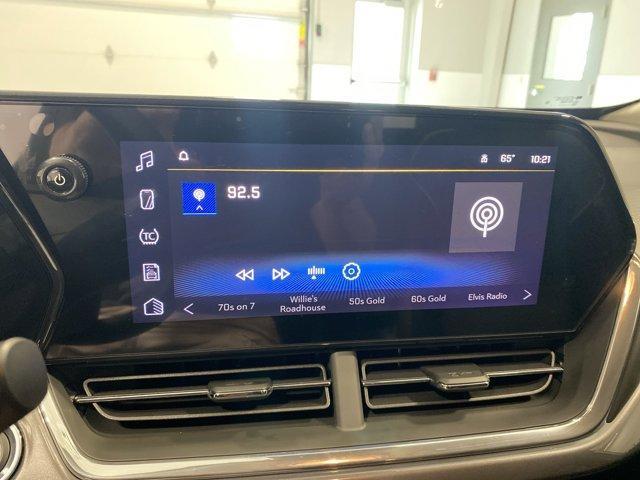 new 2025 Chevrolet Trax car