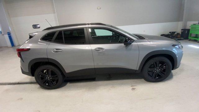 new 2025 Chevrolet Trax car