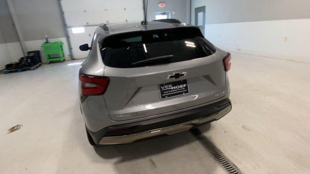 new 2025 Chevrolet Trax car