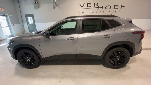 new 2025 Chevrolet Trax car
