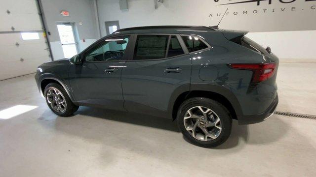 new 2025 Chevrolet Trax car